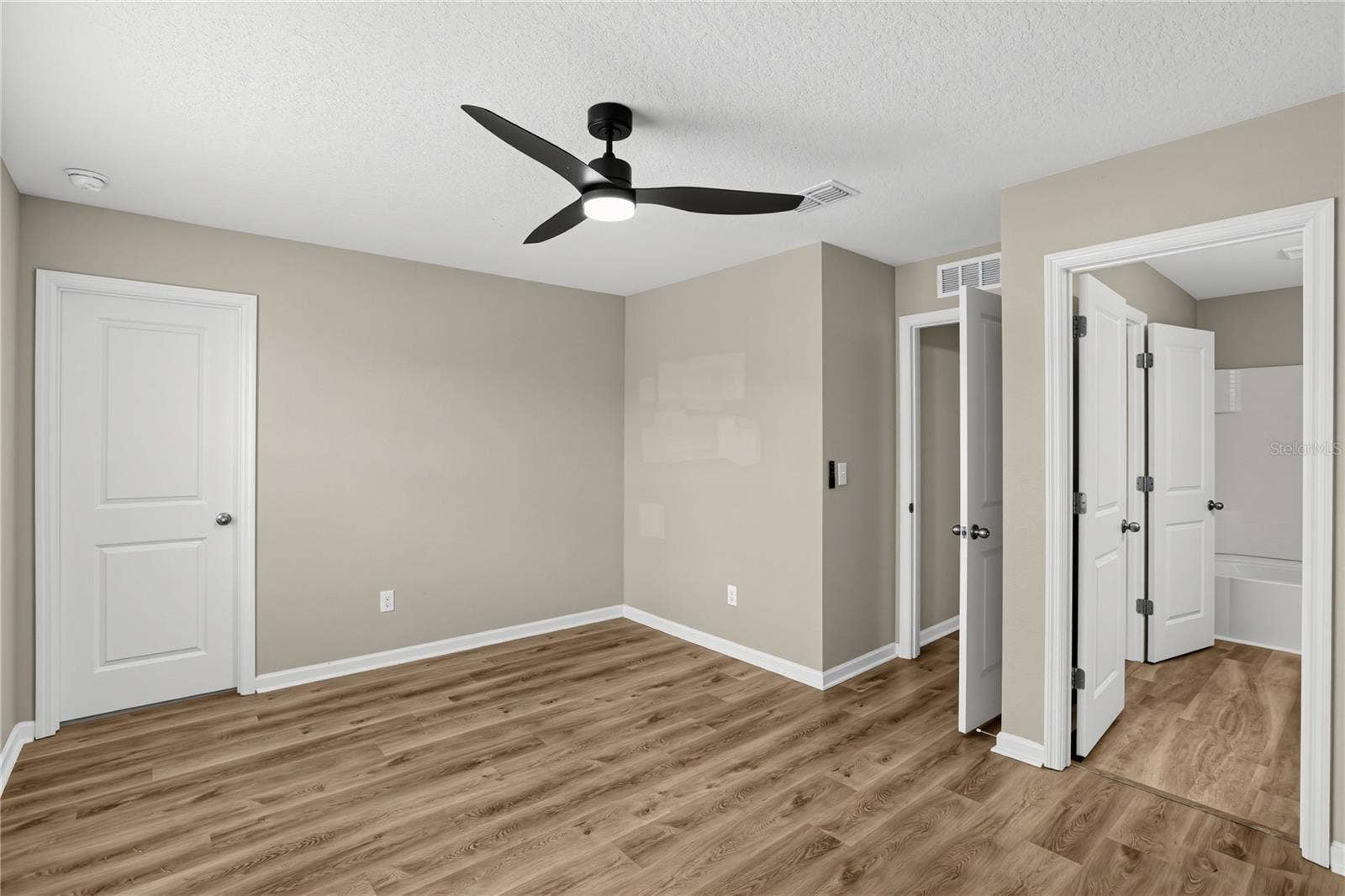 1033 CADES COVE WAY, Deland, FL 32720 1033 CADES COVE WAY, Deland, FL 32720