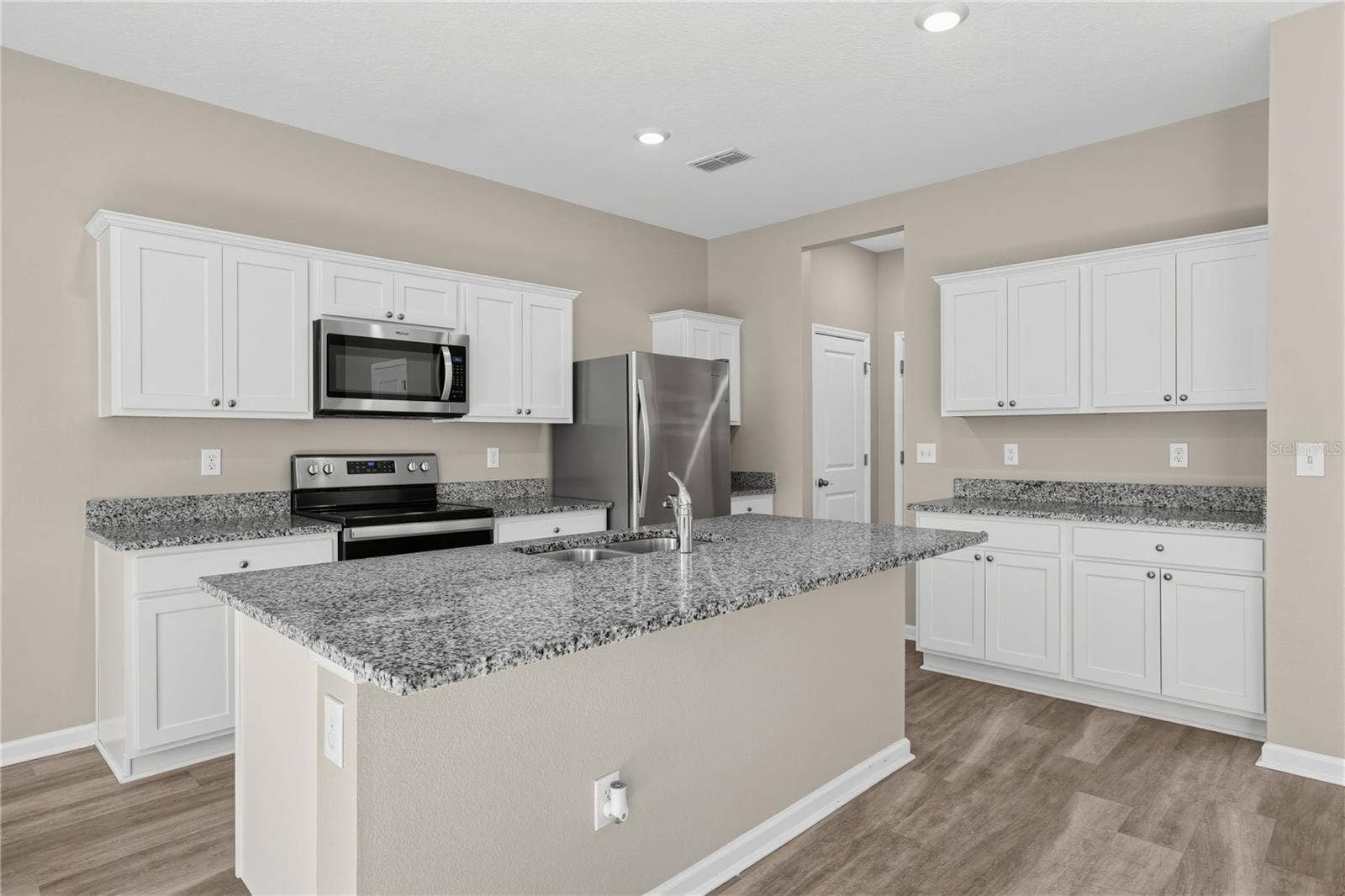 1033 CADES COVE WAY, Deland, FL 32720 1033 CADES COVE WAY, Deland, FL 32720