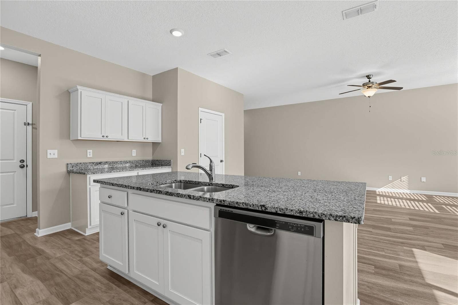 1033 CADES COVE WAY, Deland, FL 32720 1033 CADES COVE WAY, Deland, FL 32720