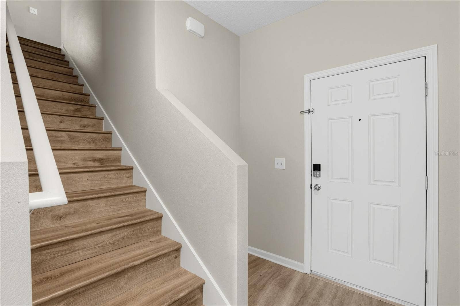 1033 CADES COVE WAY, Deland, FL 32720 1033 CADES COVE WAY, Deland, FL 32720