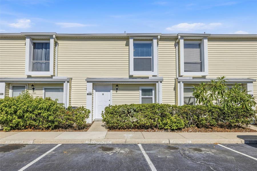 Property photo for 11906 CYPRESS HILL CIRCLE, Tampa, FL