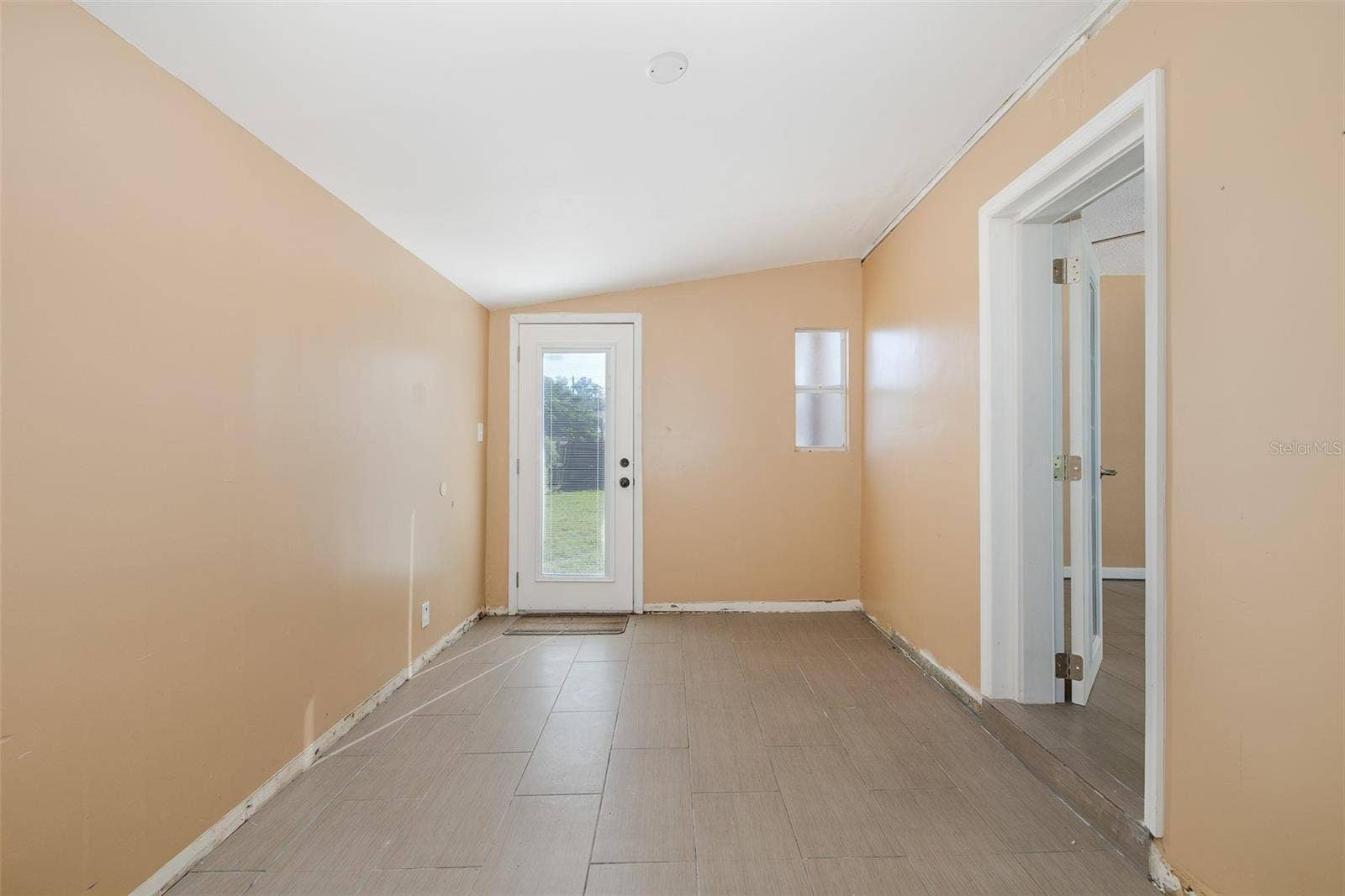 4403 GANDY CIRCLE, Tampa, FL 33616 Office/Den