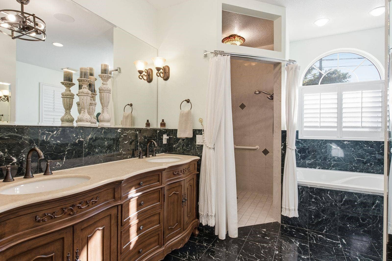 580 S FLORIDA AVENUE, Tarpon Springs, FL 34689 580 S FLORIDA AVENUE, Tarpon Springs, FL 34689
