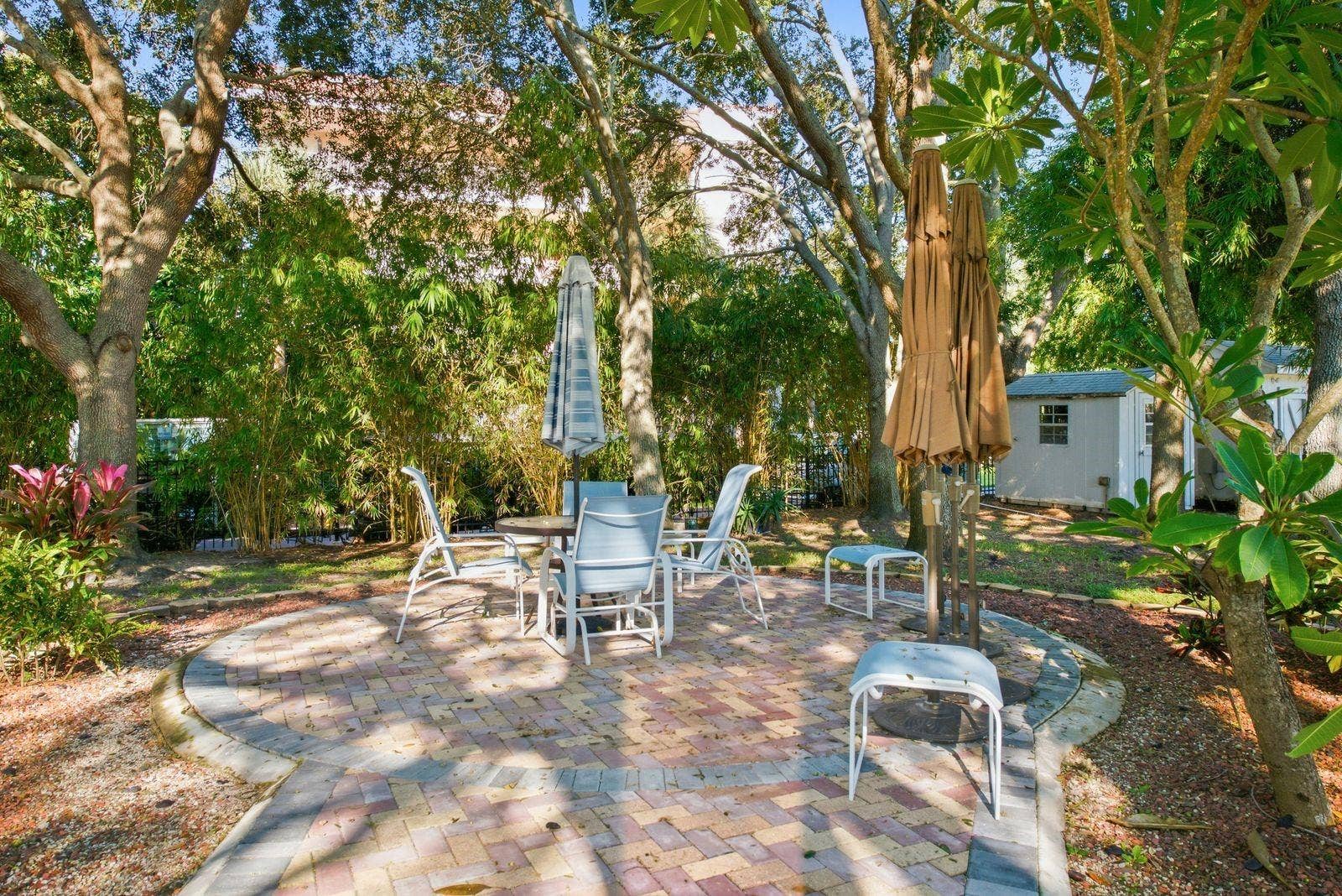 580 S FLORIDA AVENUE, Tarpon Springs, FL 34689 580 S FLORIDA AVENUE, Tarpon Springs, FL 34689