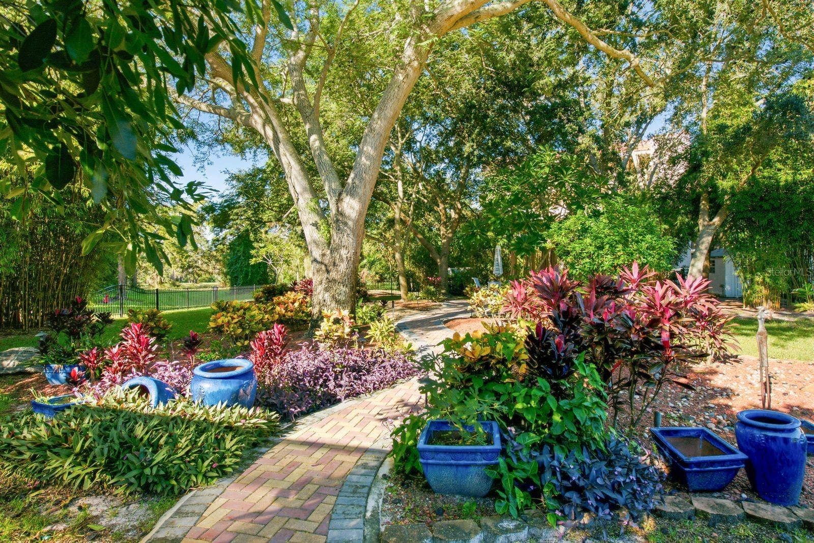 580 S FLORIDA AVENUE, Tarpon Springs, FL 34689 580 S FLORIDA AVENUE, Tarpon Springs, FL 34689