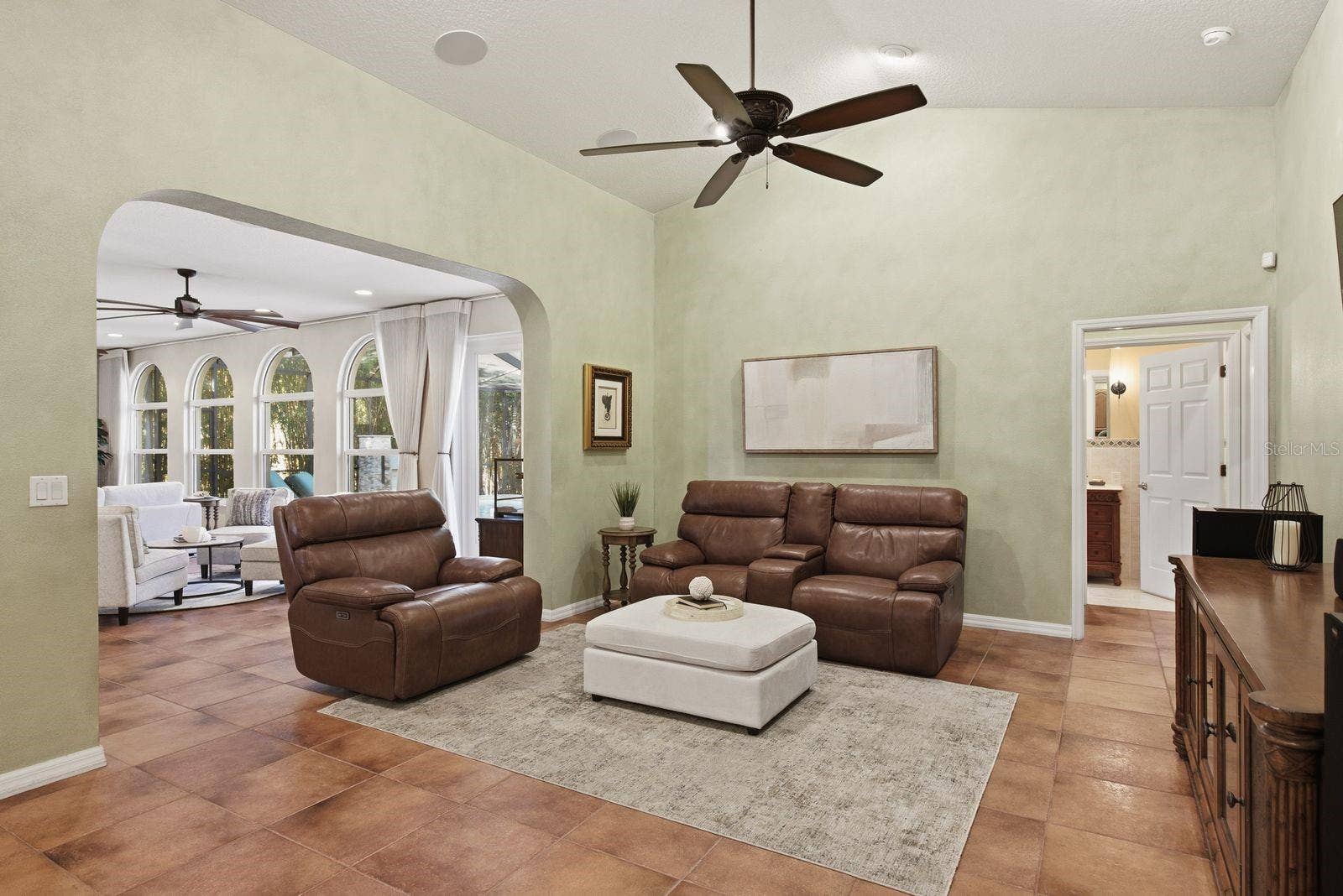 580 S FLORIDA AVENUE, Tarpon Springs, FL 34689 580 S FLORIDA AVENUE, Tarpon Springs, FL 34689