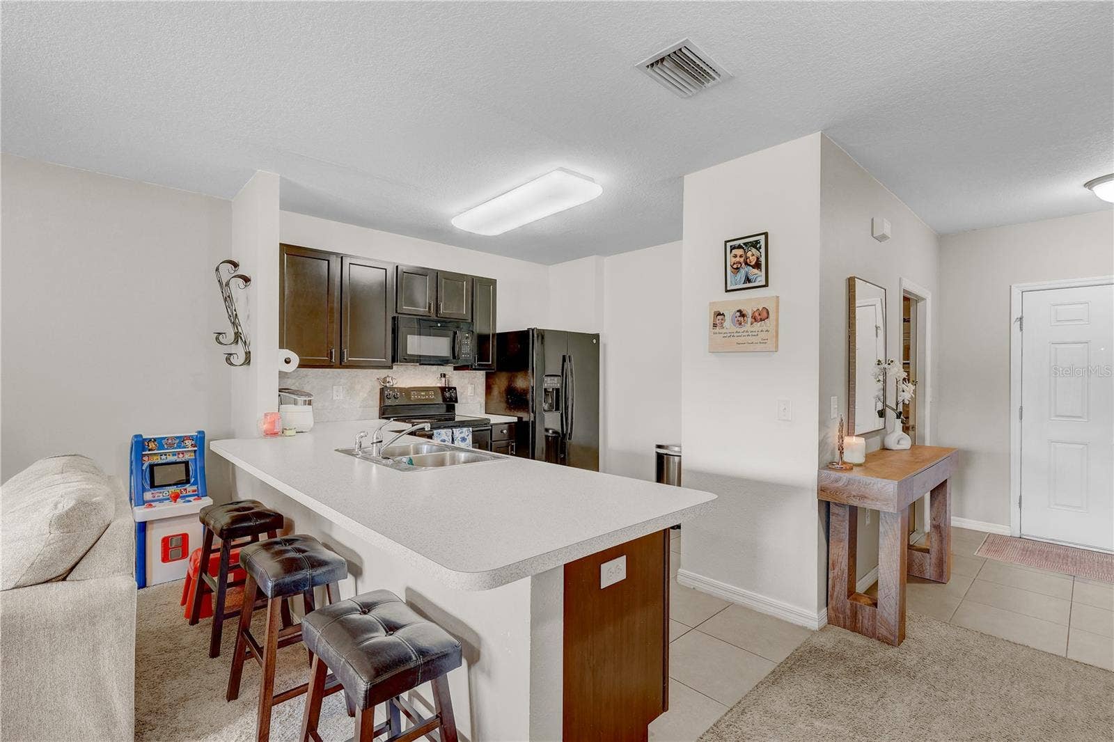 9904 HOUND CHASE DRIVE, Gibsonton, FL 33534 9904 HOUND CHASE DRIVE, Gibsonton, FL 33534