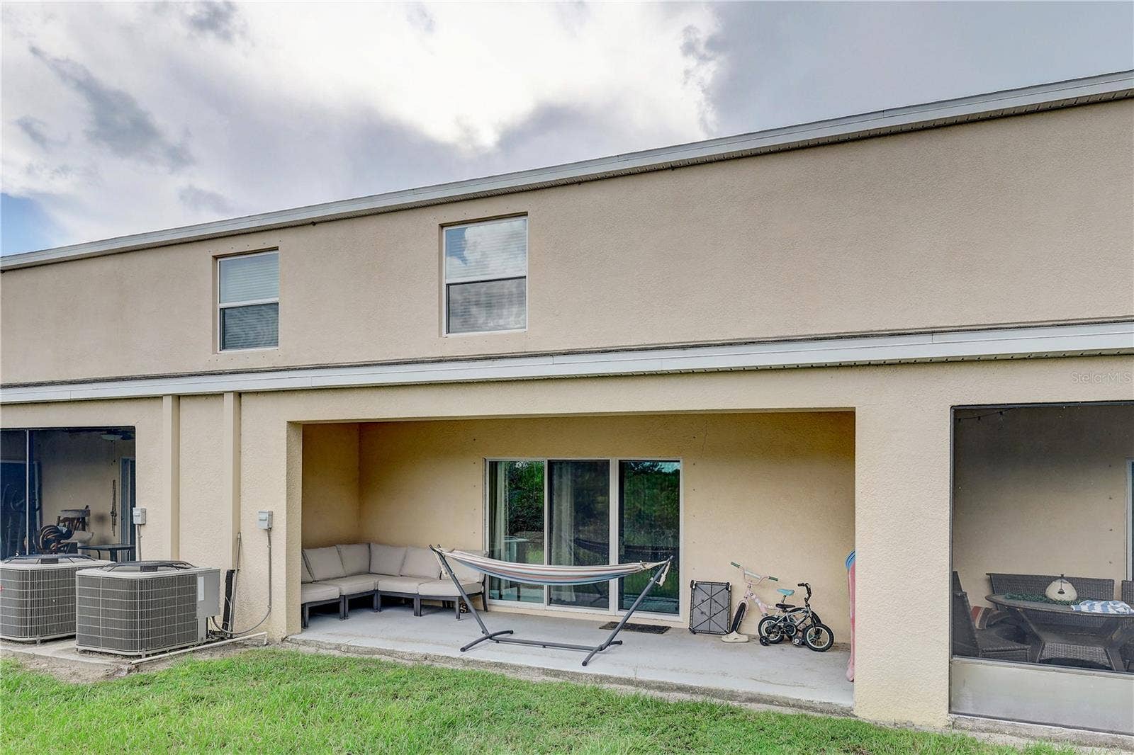 9904 HOUND CHASE DRIVE, Gibsonton, FL 33534 9904 HOUND CHASE DRIVE, Gibsonton, FL 33534
