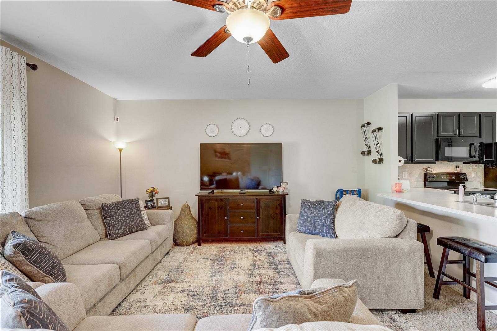 9904 HOUND CHASE DRIVE, Gibsonton, FL 33534 9904 HOUND CHASE DRIVE, Gibsonton, FL 33534
