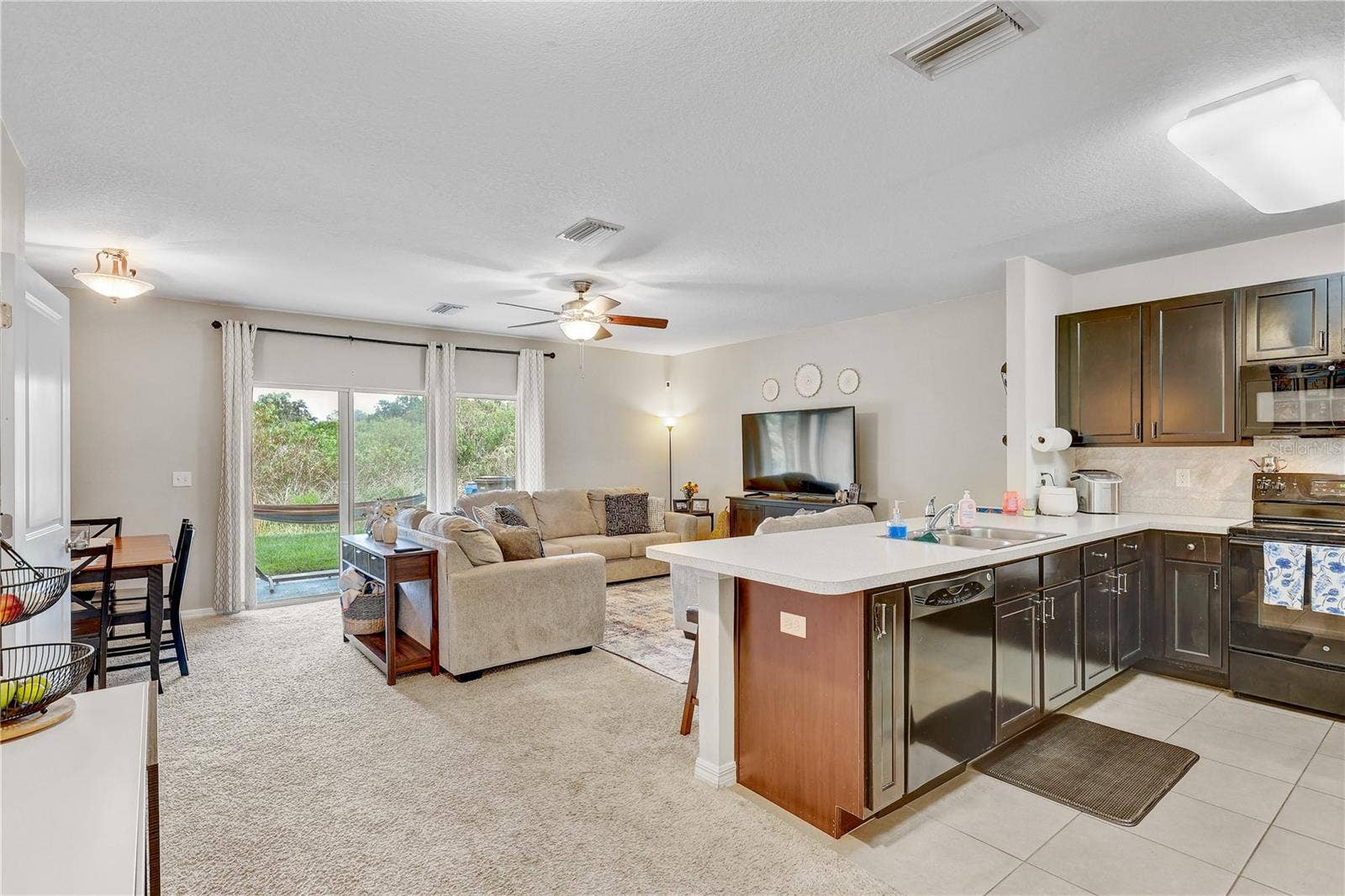 9904 HOUND CHASE DRIVE, Gibsonton, FL 33534 9904 HOUND CHASE DRIVE, Gibsonton, FL 33534