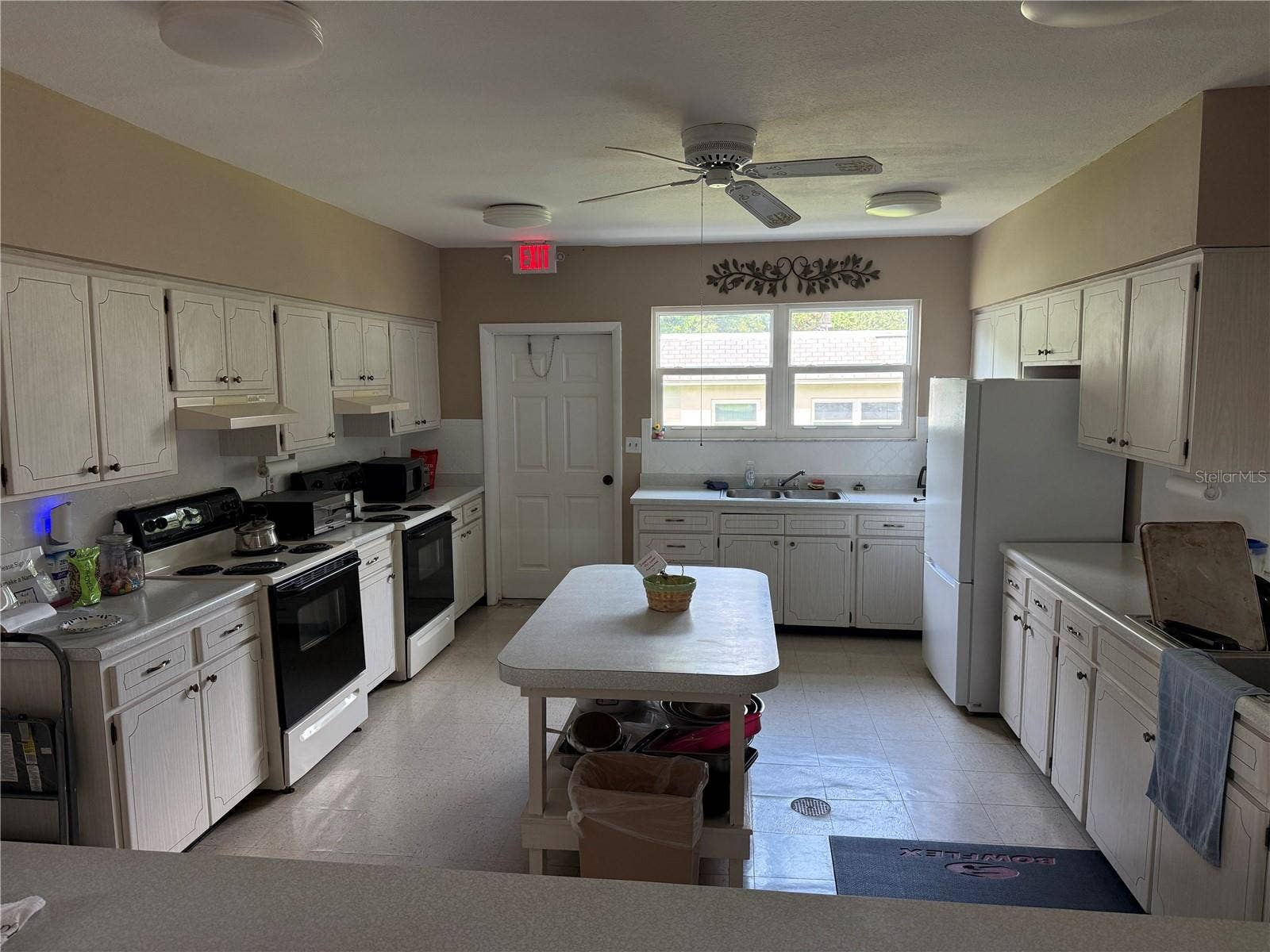 1411 NORMANDY PARK DRIVE, #4, Clearwater, FL 33756 1411 NORMANDY PARK DRIVE, #4, Clearwater, FL 33756