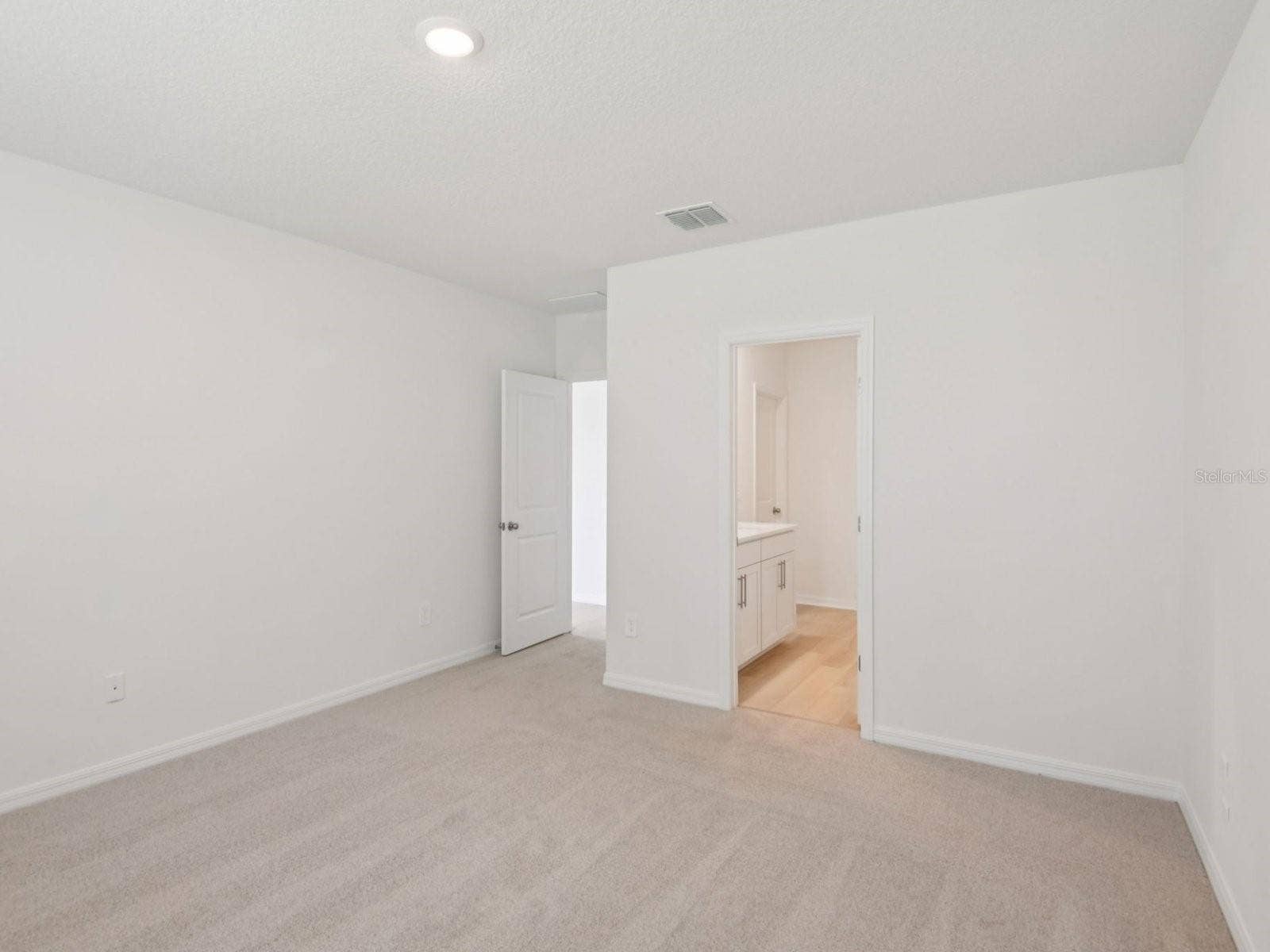 3906 NATURE SOUND LANE, Bartow, FL 33830 Photos are not of the actual home, but are photos of the builder home with same floorplan