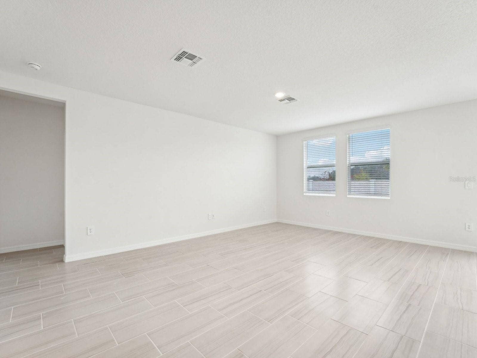 3906 NATURE SOUND LANE, Bartow, FL 33830 Photos are not of the actual home, but are photos of the builder home with same floorplan