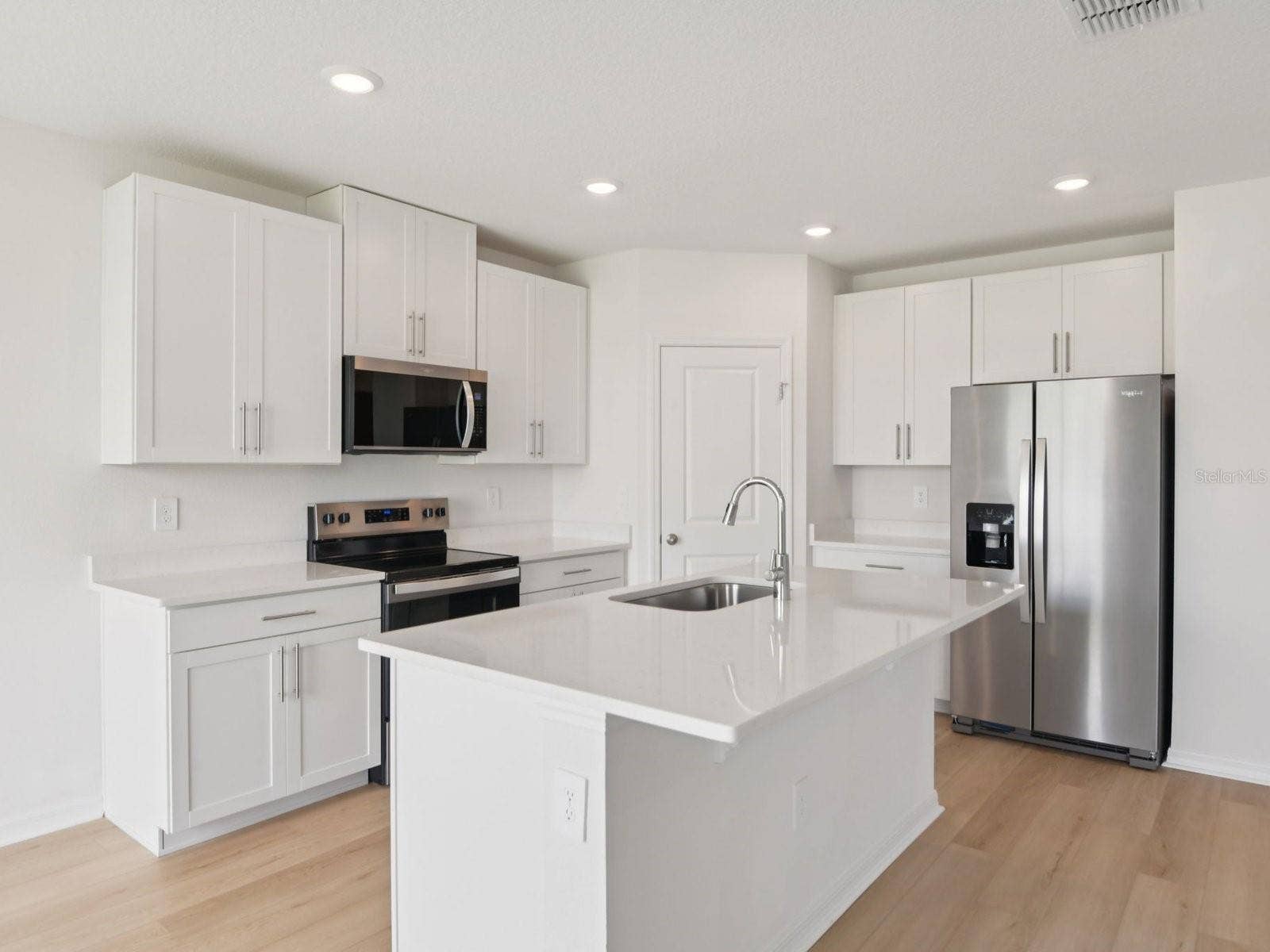 3906 NATURE SOUND LANE, Bartow, FL 33830 Photos are not of the actual home, but are photos of the builder home with same floorplan