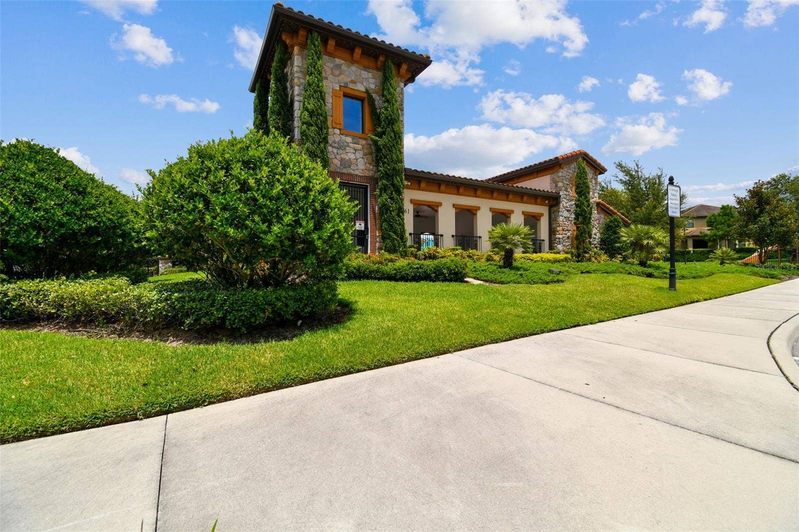 901 GRAND CRESTA AVENUE, Brandon, FL 33511