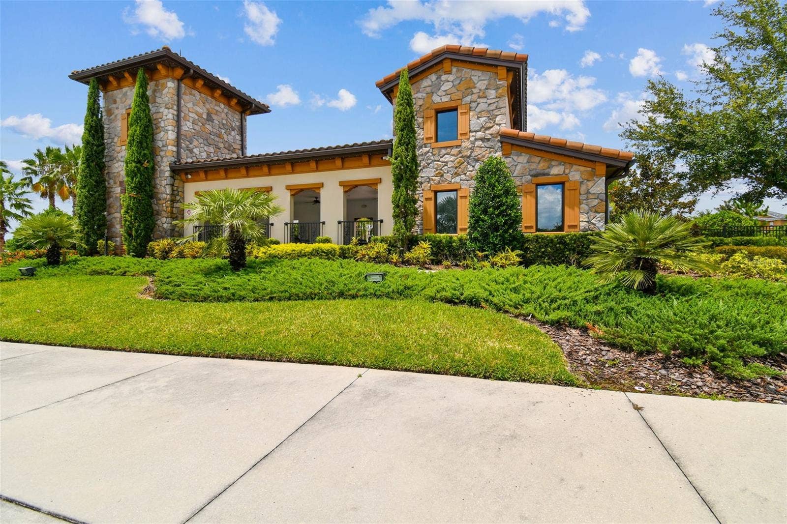 901 GRAND CRESTA AVENUE, Brandon, FL 33511