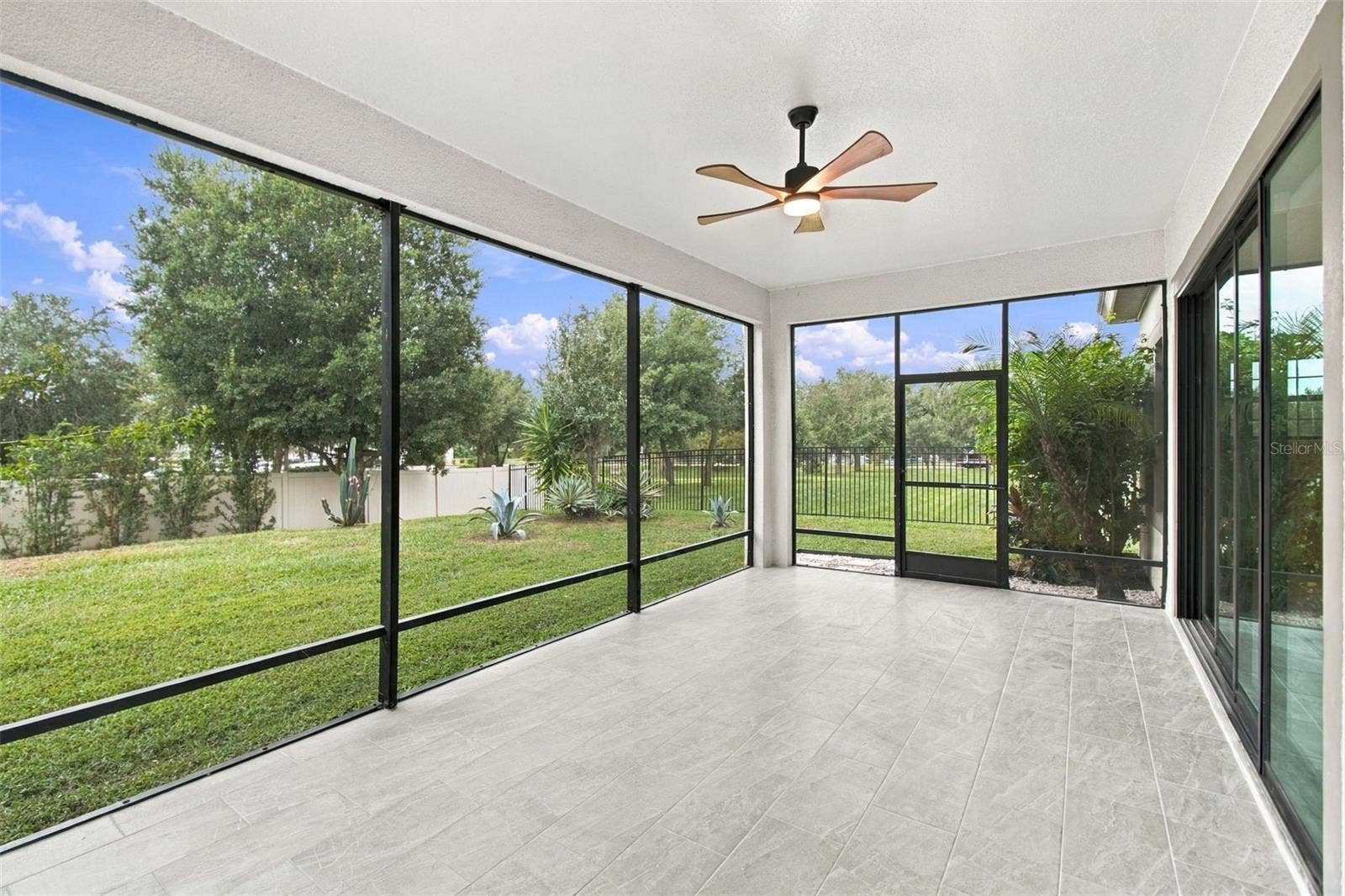 901 GRAND CRESTA AVENUE, Brandon, FL 33511