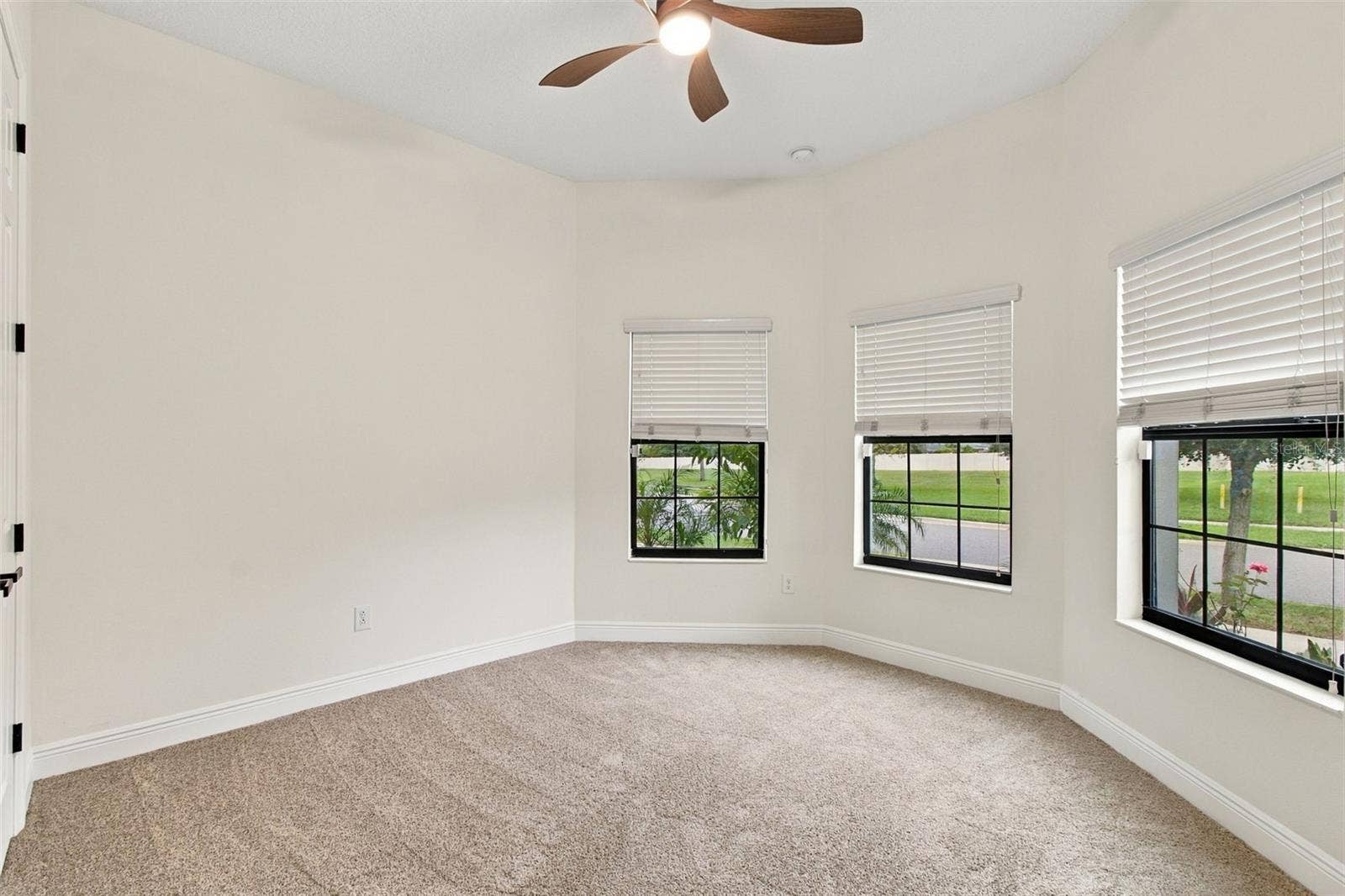 901 GRAND CRESTA AVENUE, Brandon, FL 33511