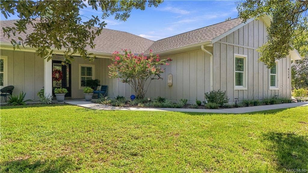 4124 W PINE RIDGE BOULEVARD, Beverly Hills, FL 34465 Welcome Home to Pine Ridge Estates-Acreage, Amenities, & the Citrus County Lifestyle!