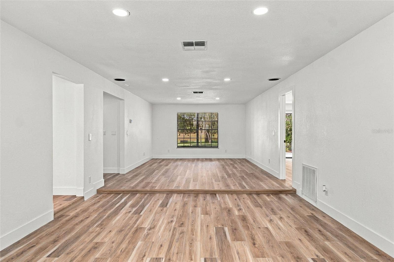 5413 BERNADETTE DRIVE, Zephyrhills, FL 33541 5413 BERNADETTE DRIVE, Zephyrhills, FL 33541
