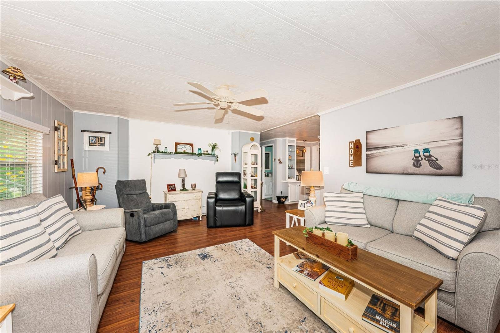 39820 US HIGHWAY 19 N, #237, Tarpon Springs, FL 34689 Living Room