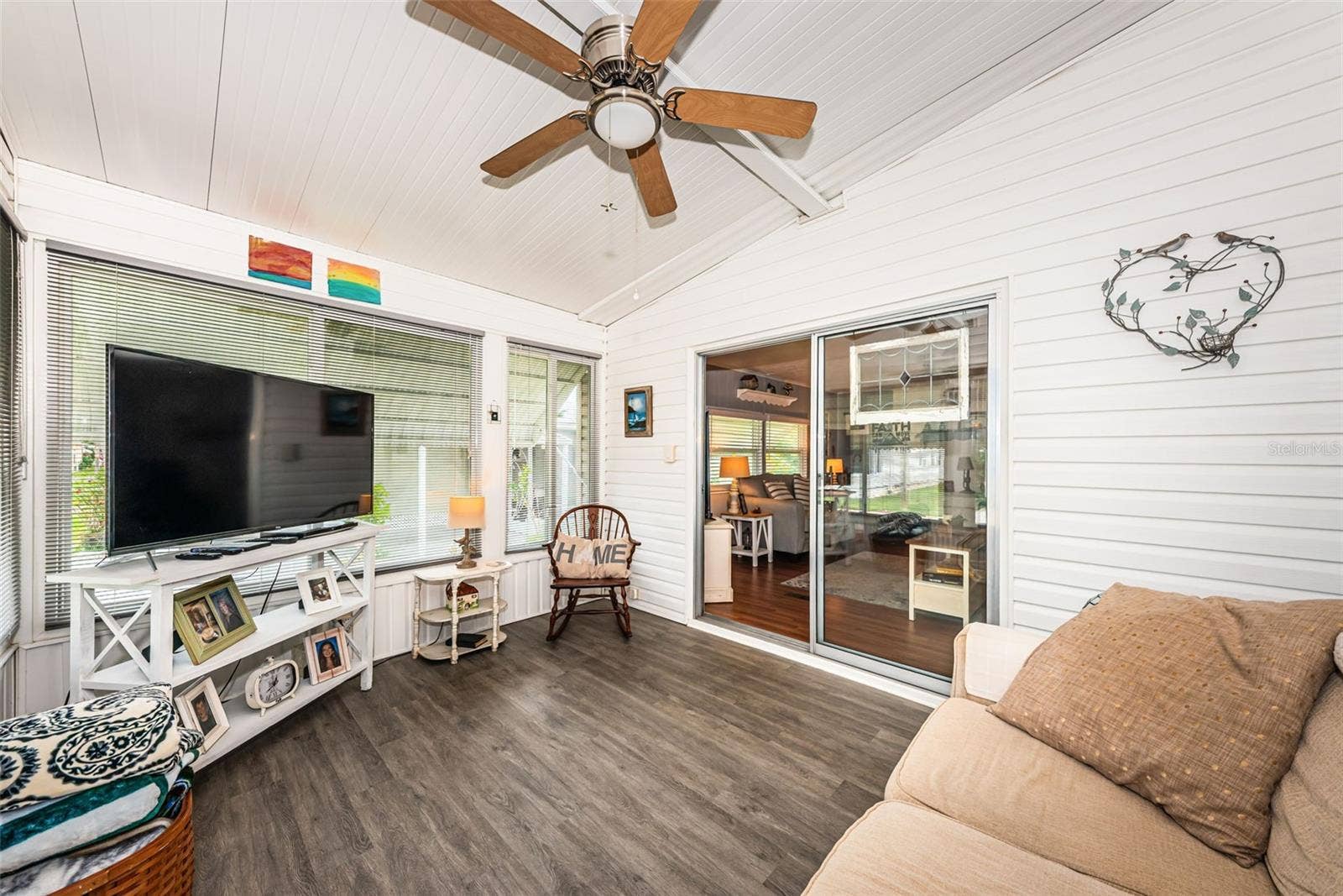 39820 US HIGHWAY 19 N, #237, Tarpon Springs, FL 34689 Florida Room