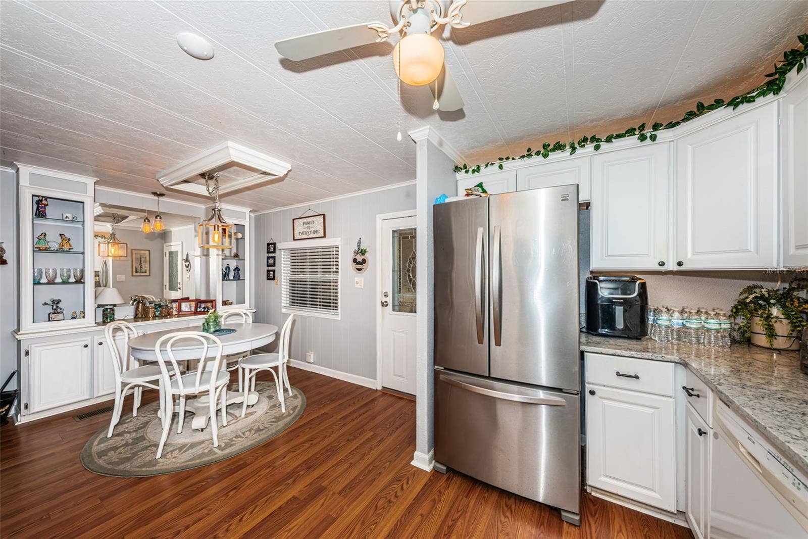 39820 US HIGHWAY 19 N, #237, Tarpon Springs, FL 34689 Kitchen