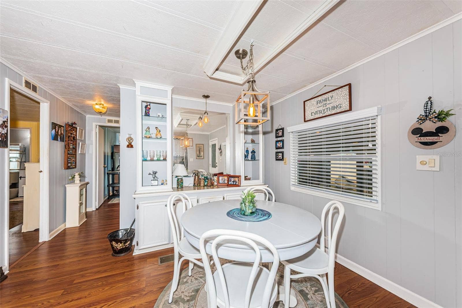39820 US HIGHWAY 19 N, #237, Tarpon Springs, FL 34689 Dinette