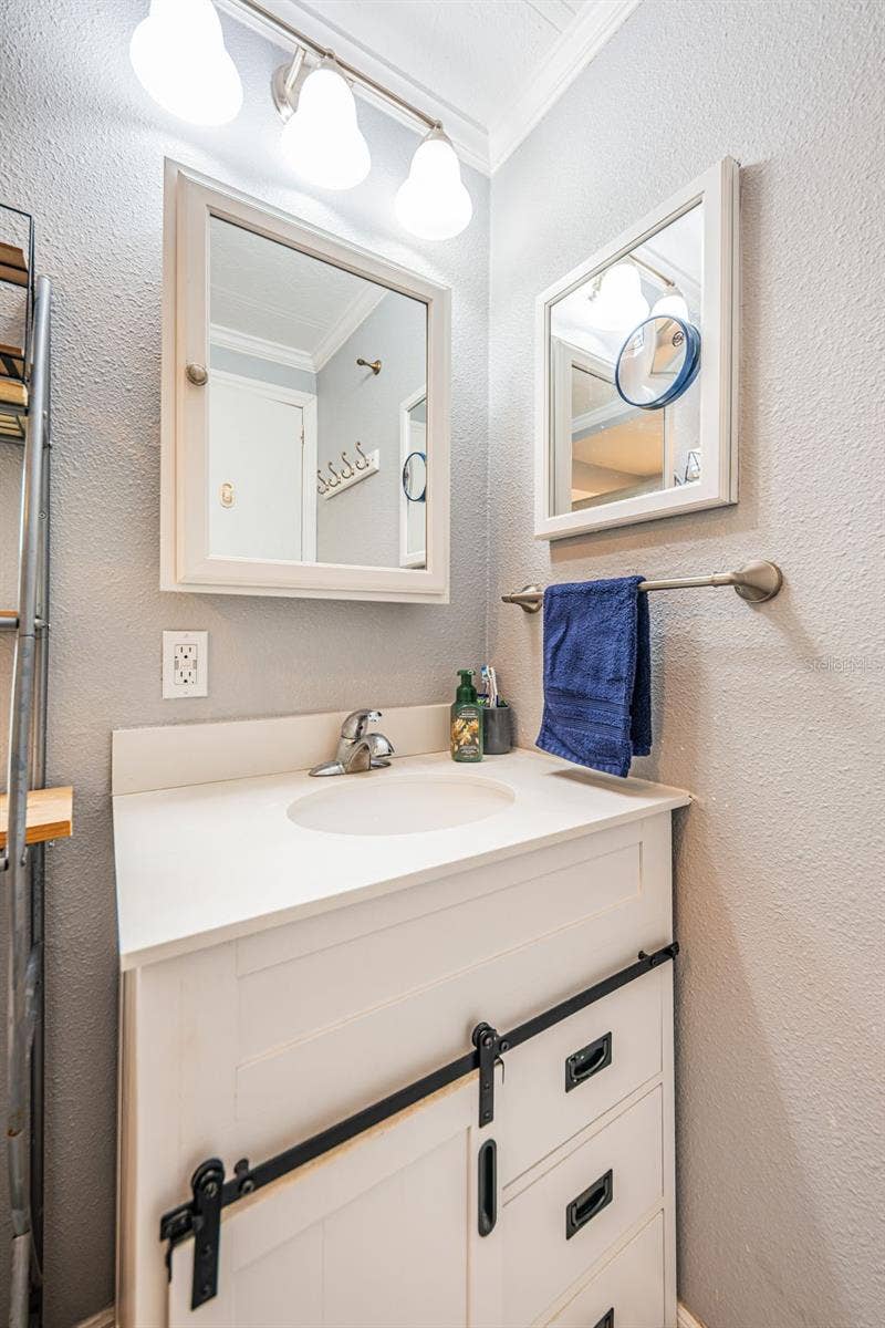 39820 US HIGHWAY 19 N, #237, Tarpon Springs, FL 34689 Primary Bathroom