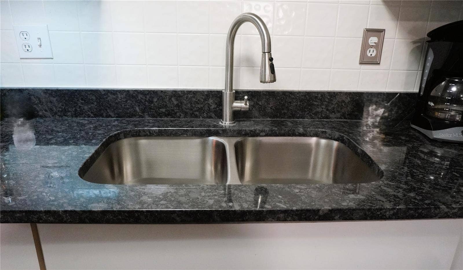 4337 TAHITIAN GARDENS CIRCLE, #E, Holiday, FL 34691 Kitchen Sink
