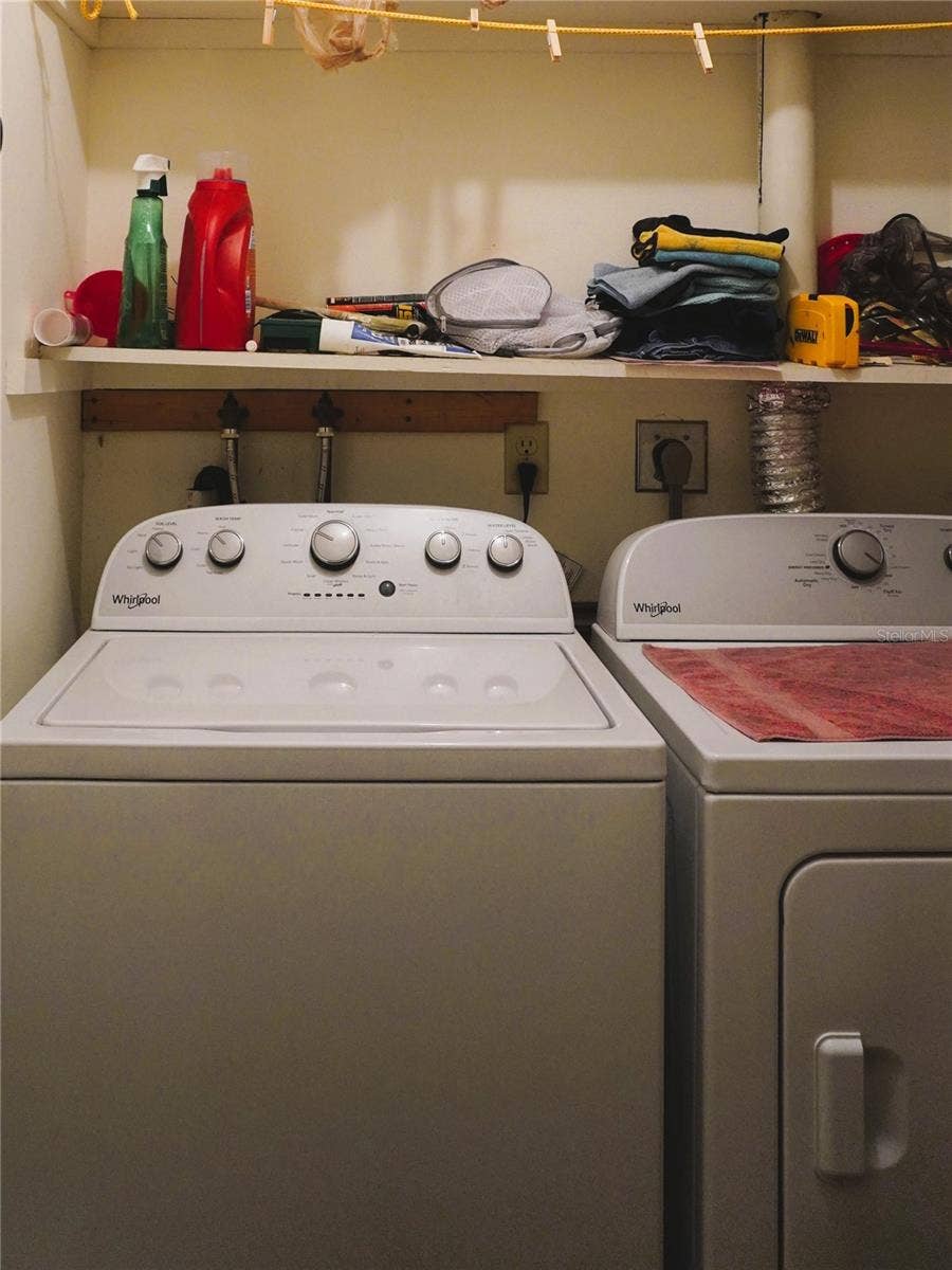 4337 TAHITIAN GARDENS CIRCLE, #E, Holiday, FL 34691 Included Washer and Dryer