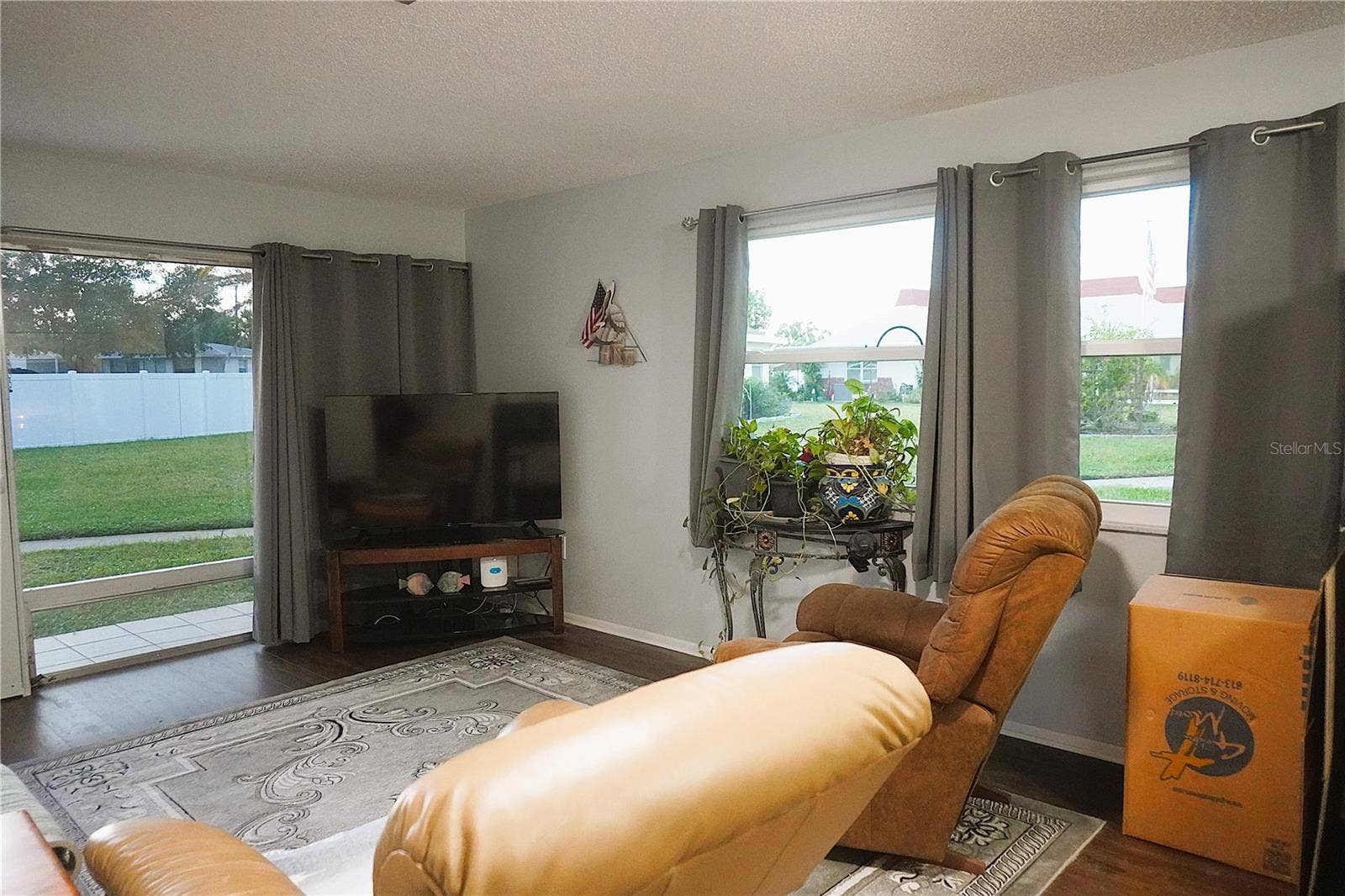 4337 TAHITIAN GARDENS CIRCLE, #E, Holiday, FL 34691 Living Room