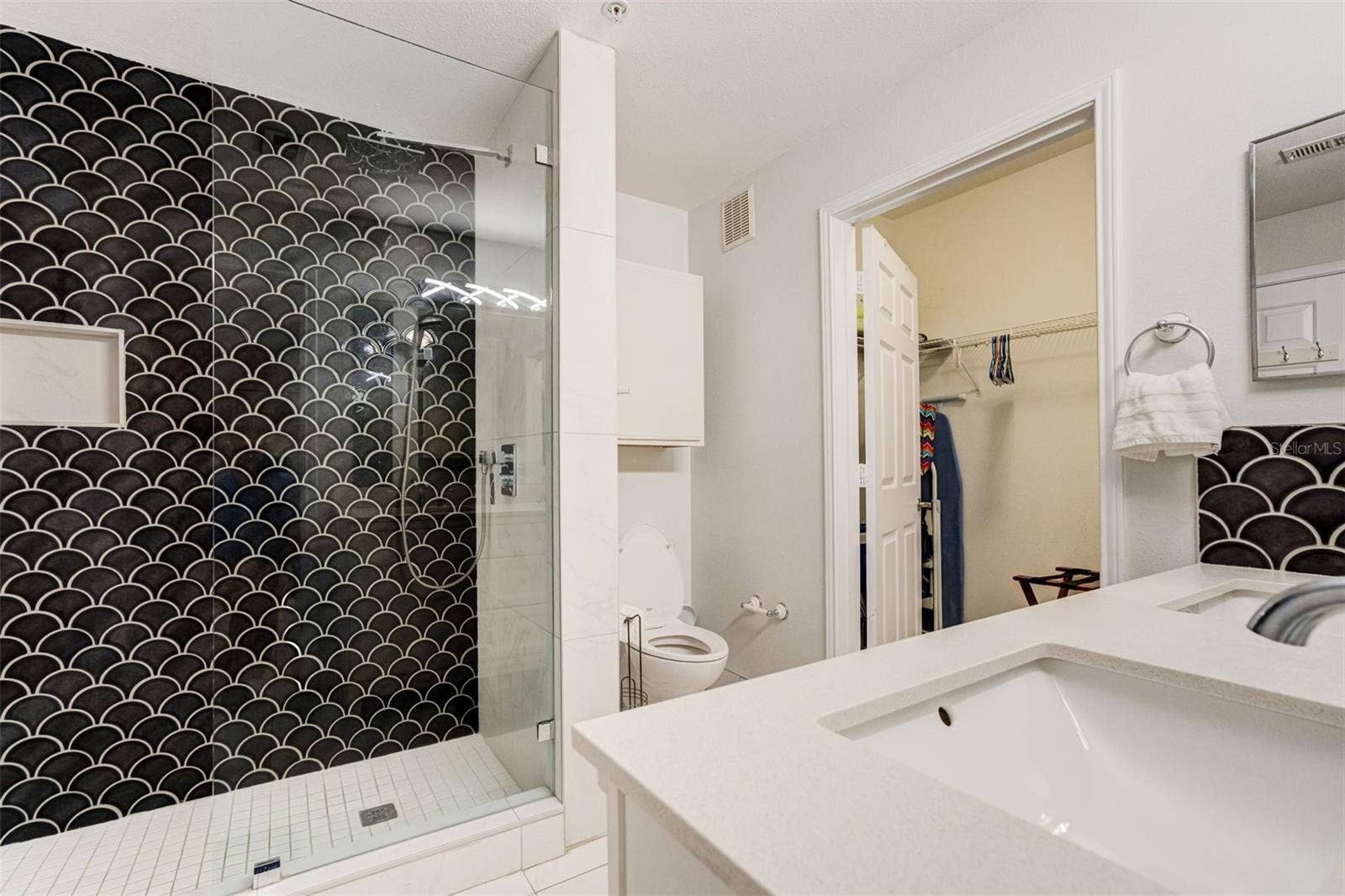 1230 S MISSOURI AVENUE, #704, Clearwater, FL 33756 Primary bath with large walk in closet