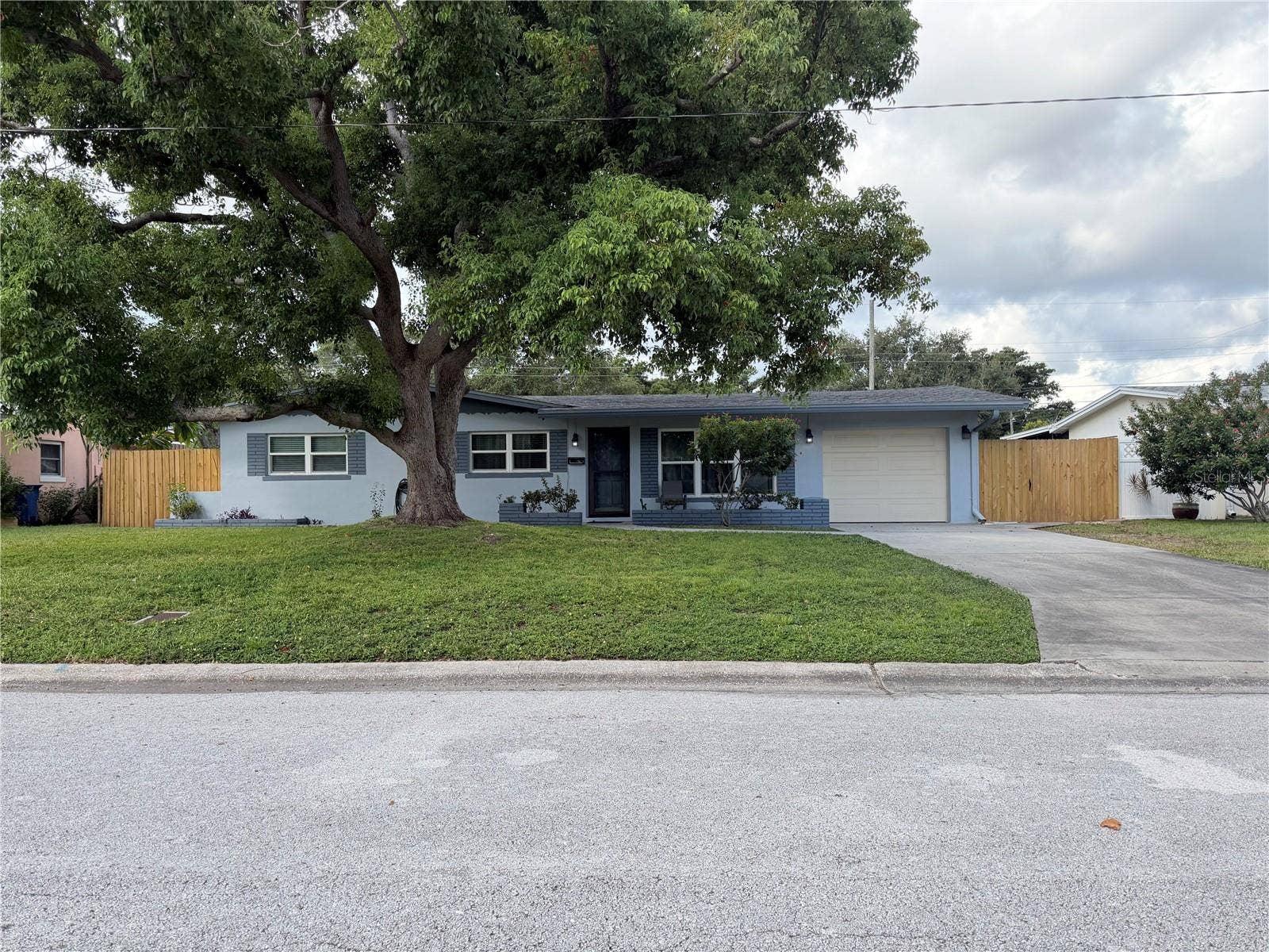 2700 56TH LANE N, St Petersburg, FL 33710 Front view