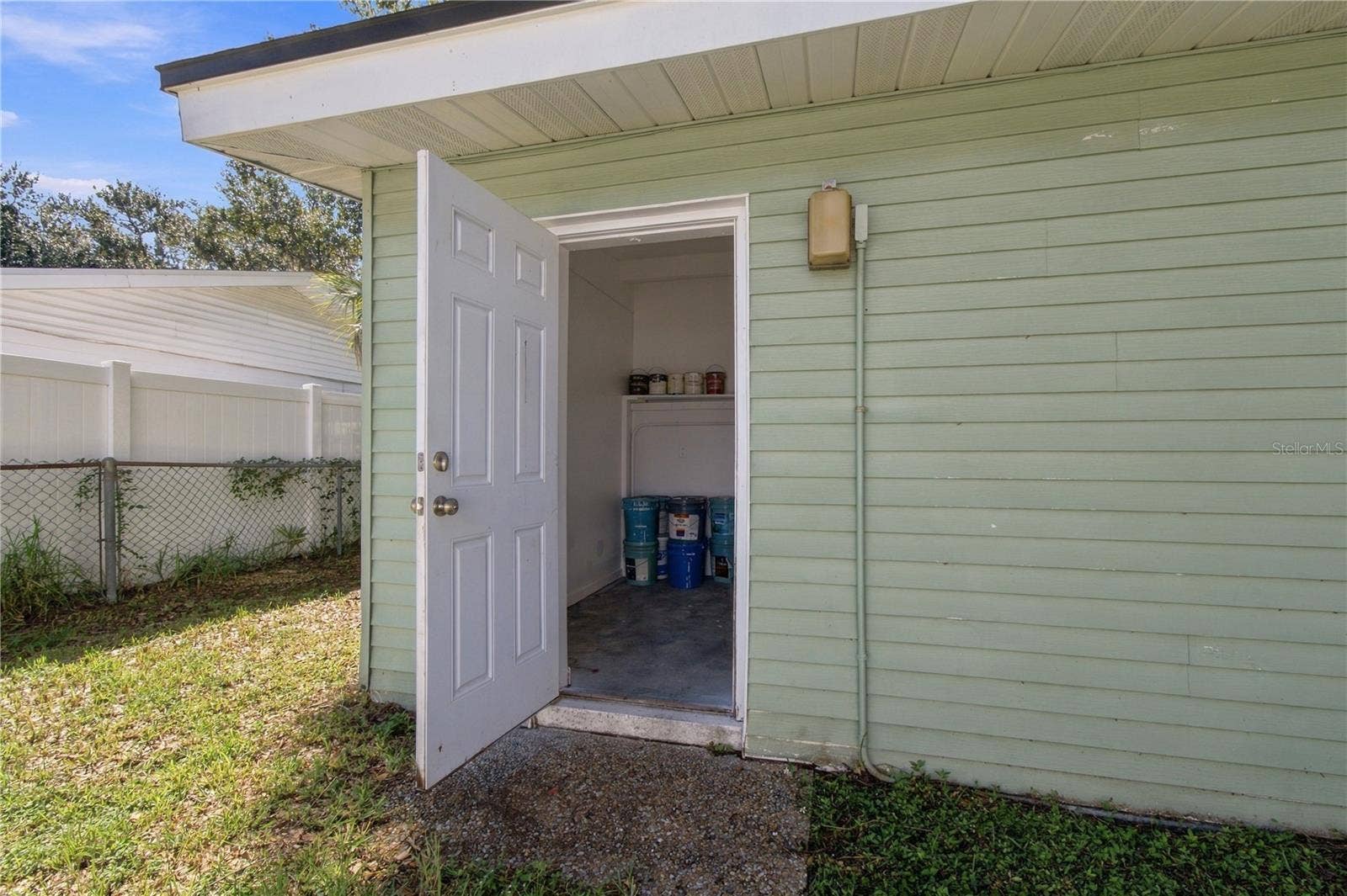 10312 LAKE CARROLL WAY, Tampa, FL 33618 Storage room in rear of Home