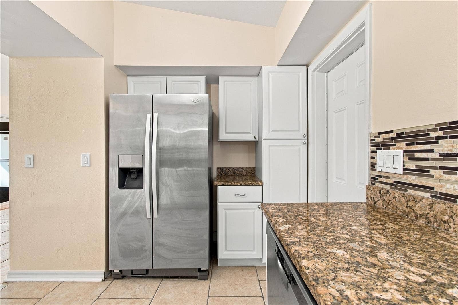 10312 LAKE CARROLL WAY, Tampa, FL 33618 Kitchen