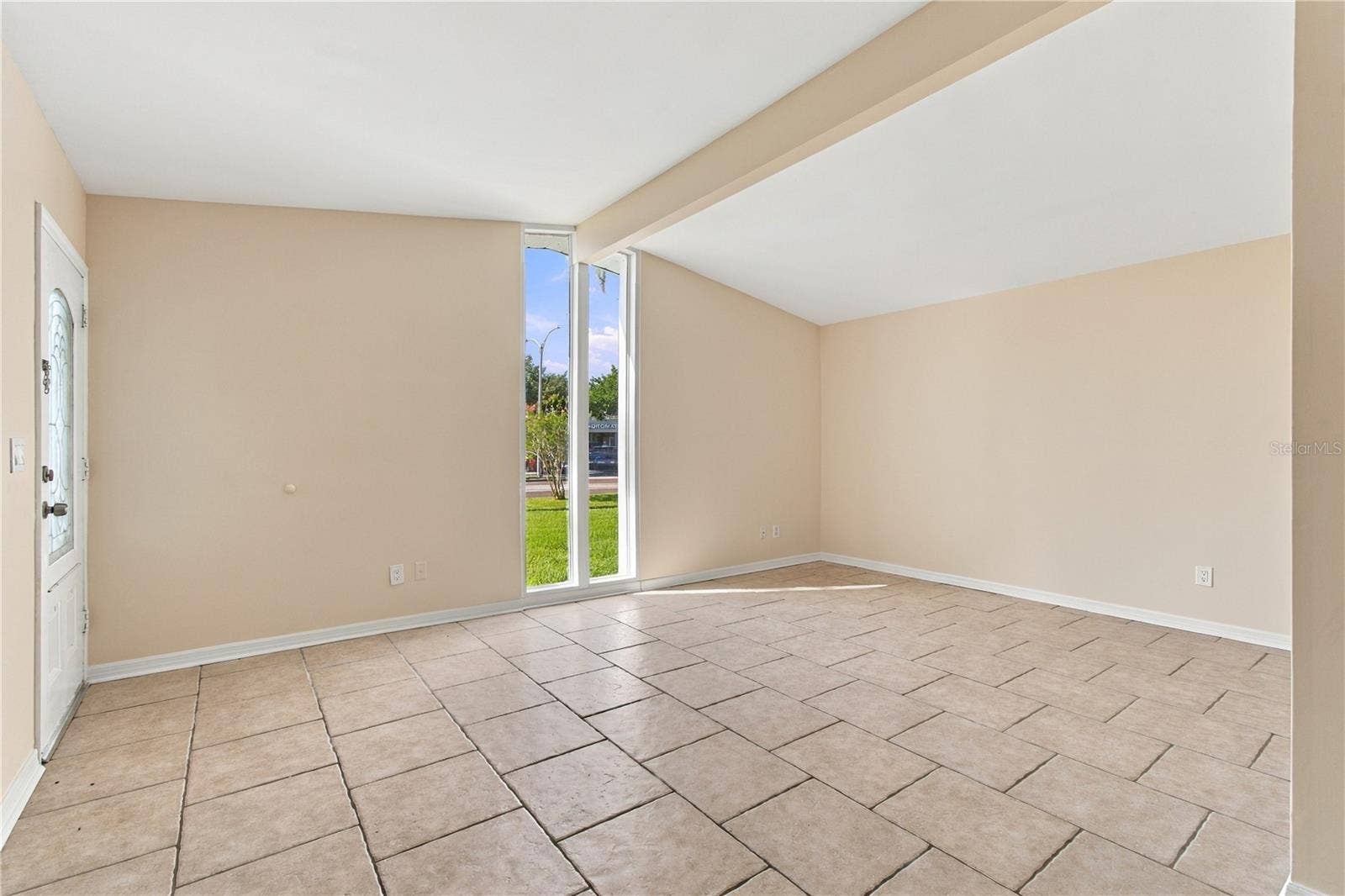 10312 LAKE CARROLL WAY, Tampa, FL 33618 Living area