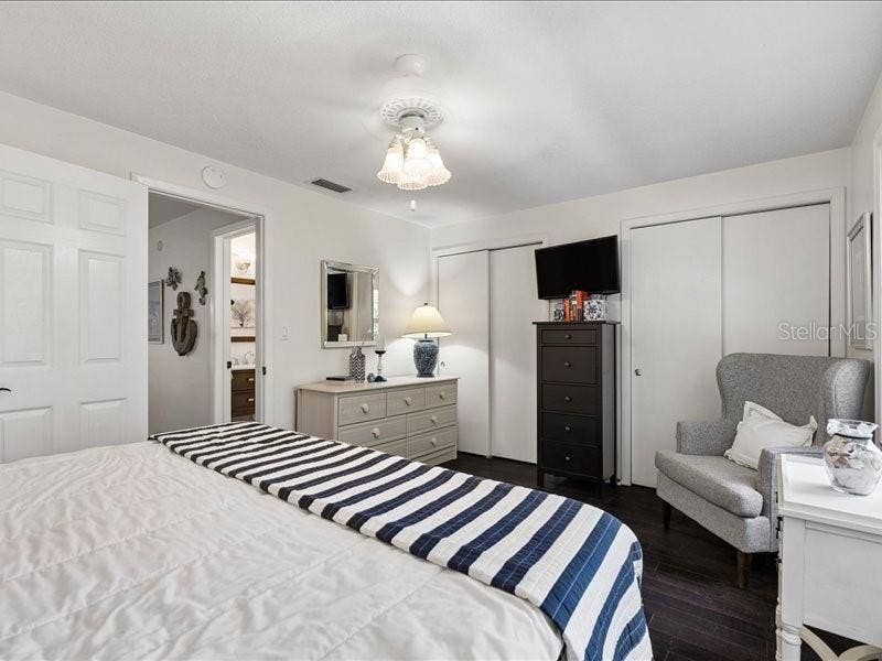650 PINELLAS POINT DRIVE S, #240, St Petersburg, FL 33705 650 PINELLAS POINT DRIVE S, #240, St Petersburg, FL 33705
