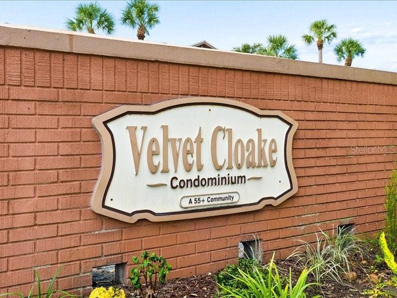 650 PINELLAS POINT DRIVE S, #240, St Petersburg, FL 33705 650 PINELLAS POINT DRIVE S, #240, St Petersburg, FL 33705