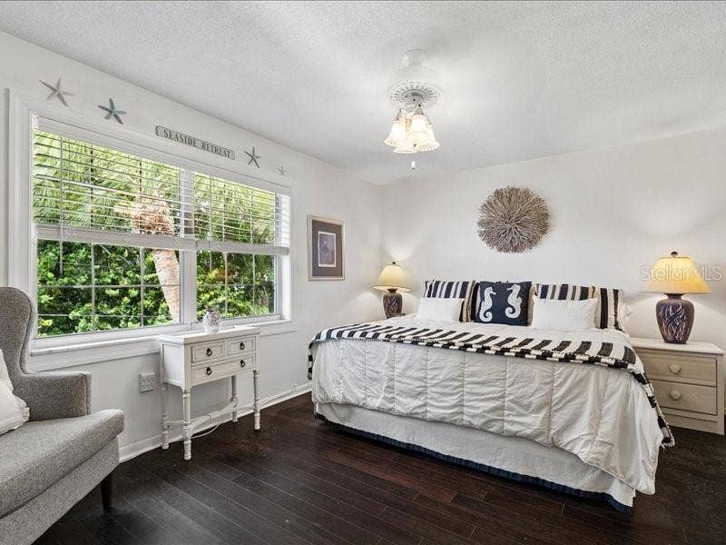 650 PINELLAS POINT DRIVE S, #240, St Petersburg, FL 33705 650 PINELLAS POINT DRIVE S, #240, St Petersburg, FL 33705