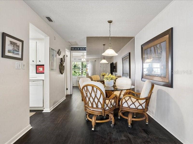 650 PINELLAS POINT DRIVE S, #240, St Petersburg, FL 33705 650 PINELLAS POINT DRIVE S, #240, St Petersburg, FL 33705