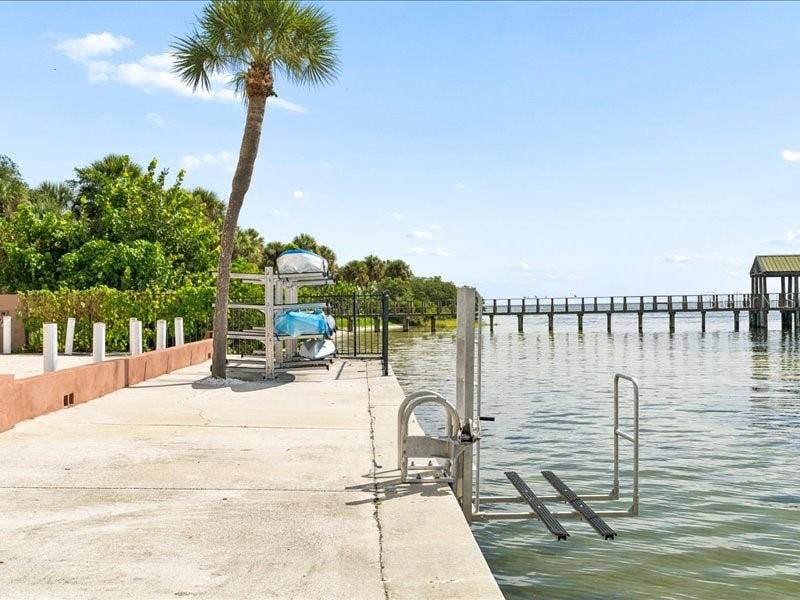 650 PINELLAS POINT DRIVE S, #240, St Petersburg, FL 33705 650 PINELLAS POINT DRIVE S, #240, St Petersburg, FL 33705