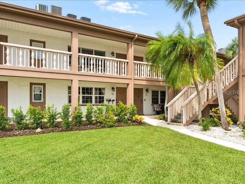 650 PINELLAS POINT DRIVE S, #240, St Petersburg, FL 33705 650 PINELLAS POINT DRIVE S, #240, St Petersburg, FL 33705