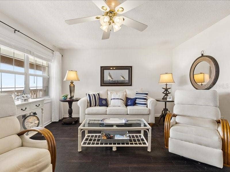 650 PINELLAS POINT DRIVE S, #240, St Petersburg, FL 33705 650 PINELLAS POINT DRIVE S, #240, St Petersburg, FL 33705
