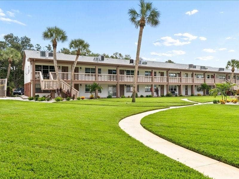 650 PINELLAS POINT DRIVE S, #240, St Petersburg, FL 33705 650 PINELLAS POINT DRIVE S, #240, St Petersburg, FL 33705