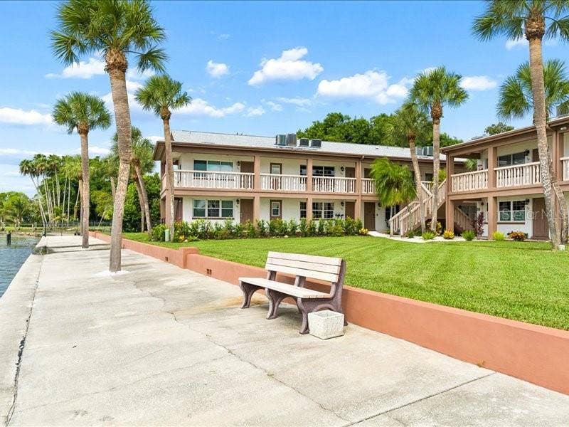 650 PINELLAS POINT DRIVE S, #240, St Petersburg, FL 33705 650 PINELLAS POINT DRIVE S, #240, St Petersburg, FL 33705