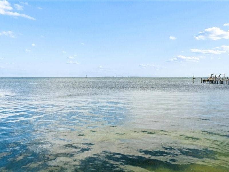 650 PINELLAS POINT DRIVE S, #240, St Petersburg, FL 33705 650 PINELLAS POINT DRIVE S, #240, St Petersburg, FL 33705