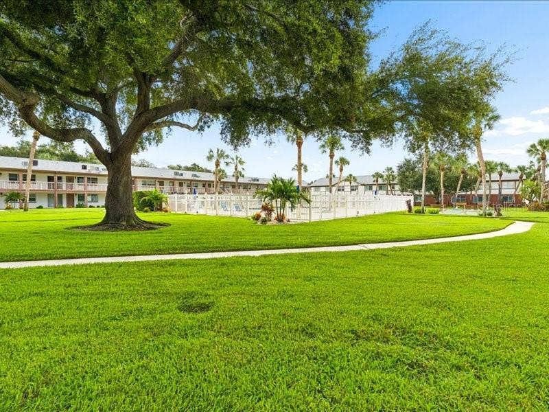 650 PINELLAS POINT DRIVE S, #240, St Petersburg, FL 33705 650 PINELLAS POINT DRIVE S, #240, St Petersburg, FL 33705