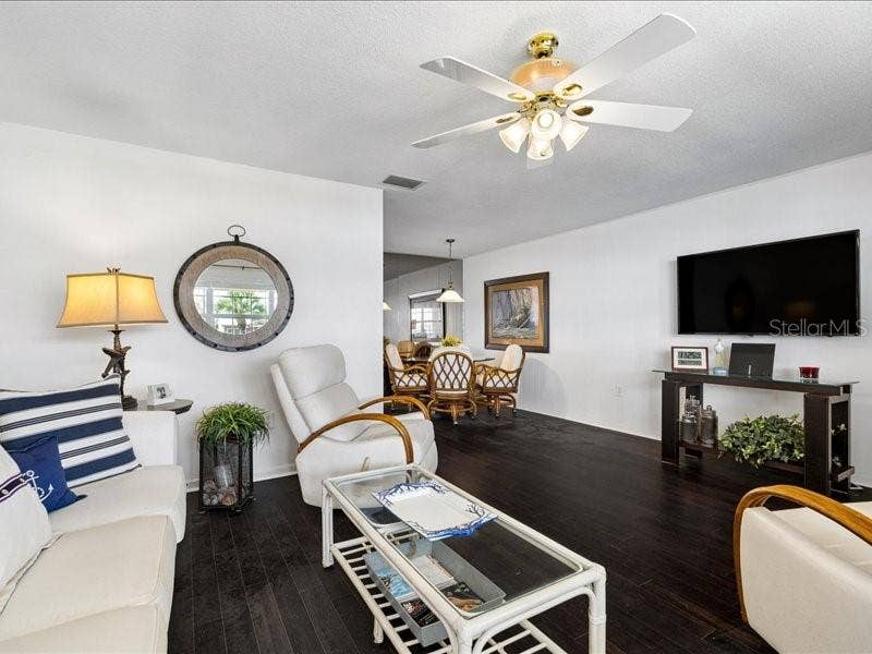 650 PINELLAS POINT DRIVE S, #240, St Petersburg, FL 33705 650 PINELLAS POINT DRIVE S, #240, St Petersburg, FL 33705