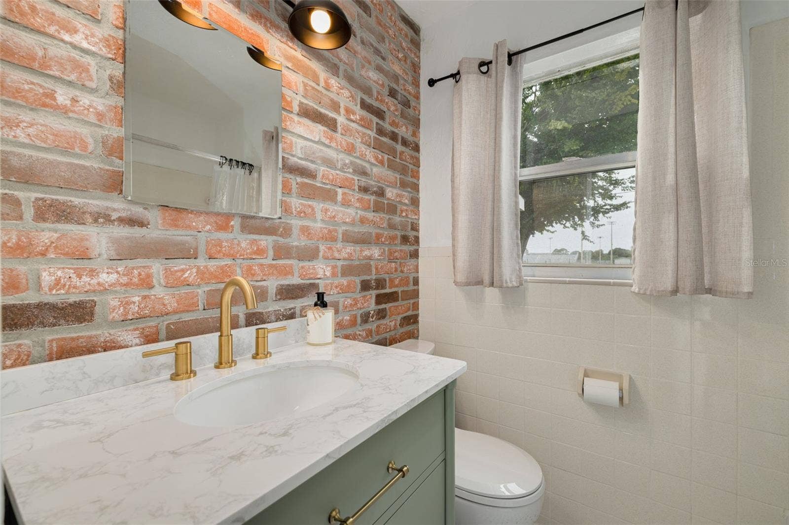 1134 62ND STREET, St Petersburg, FL 33710 Full Bathroom 1